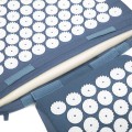 531sb_wellness_entspannung_vital_akupressurmatte_kissen_set_nachtblau_above_detail_2.jpg
